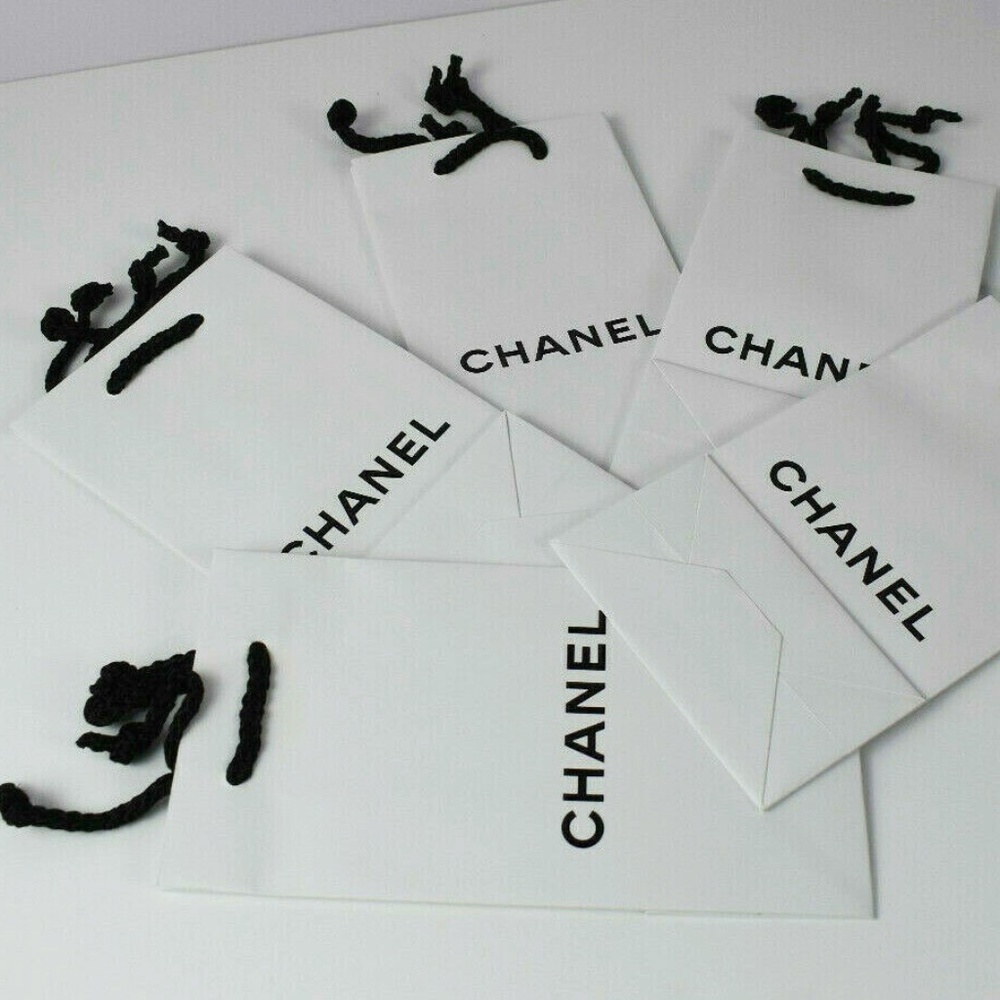 CHANEL Bag White Black Letters 9' X 5' Black String Collapsible - Picture 10 of 16